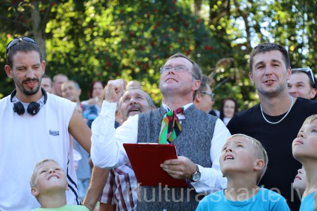 Umurkumurs Pļaujas svētkos